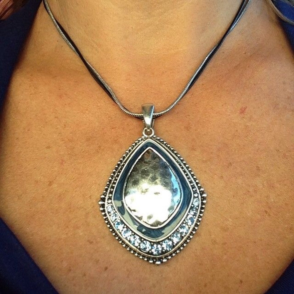 Premier Designs Good to Go Necklace
